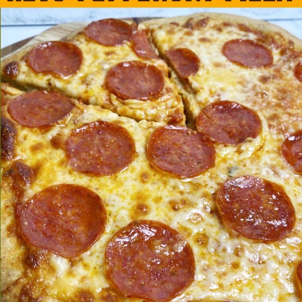 Keto Pepperoni Pizza
